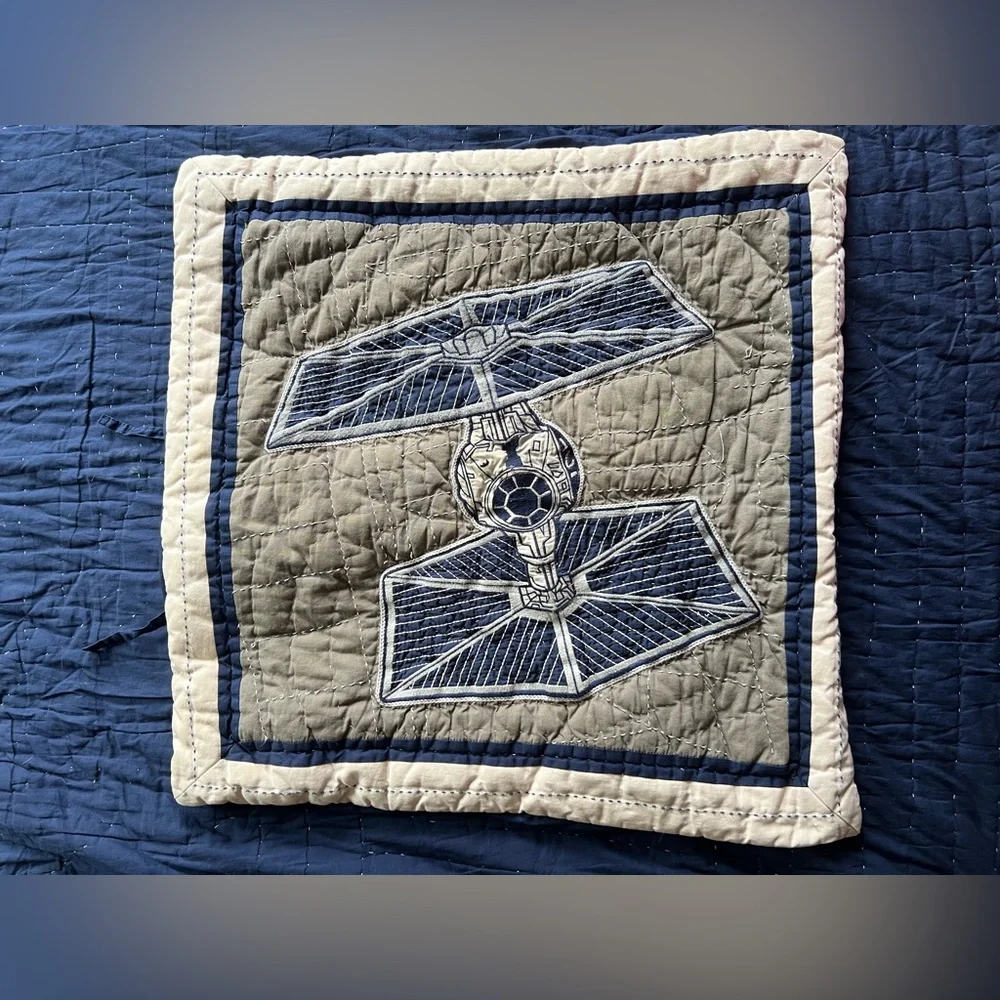 Pottery Barn Kids Star Wars X-Wing Tie Fighter Quilt Twin with Pillow Case